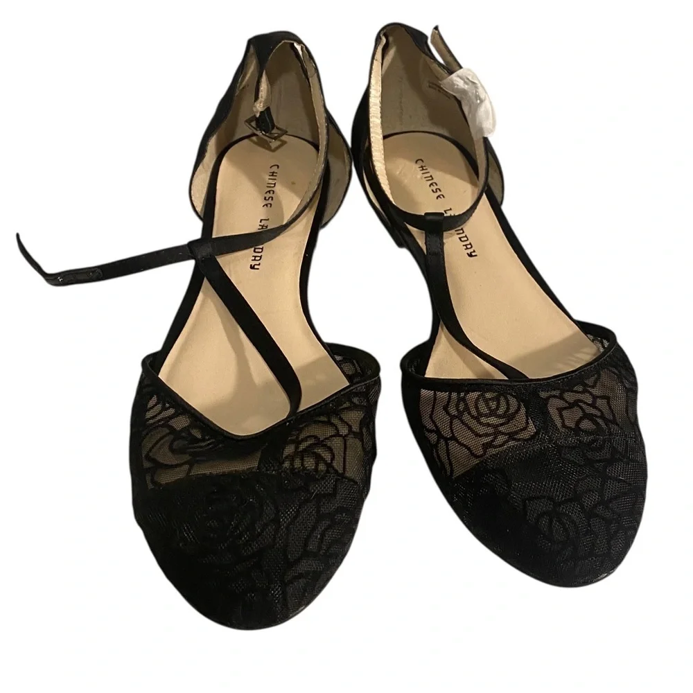 Chinese Laundry Black Lace T strap Flats Sz 11